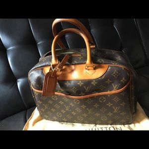 Louis Vuitton Deauville bag